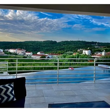 Luxury Luna In Vizinada Naehe